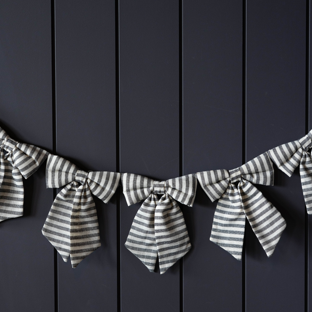Striped Dark Charcoal Bow Garland