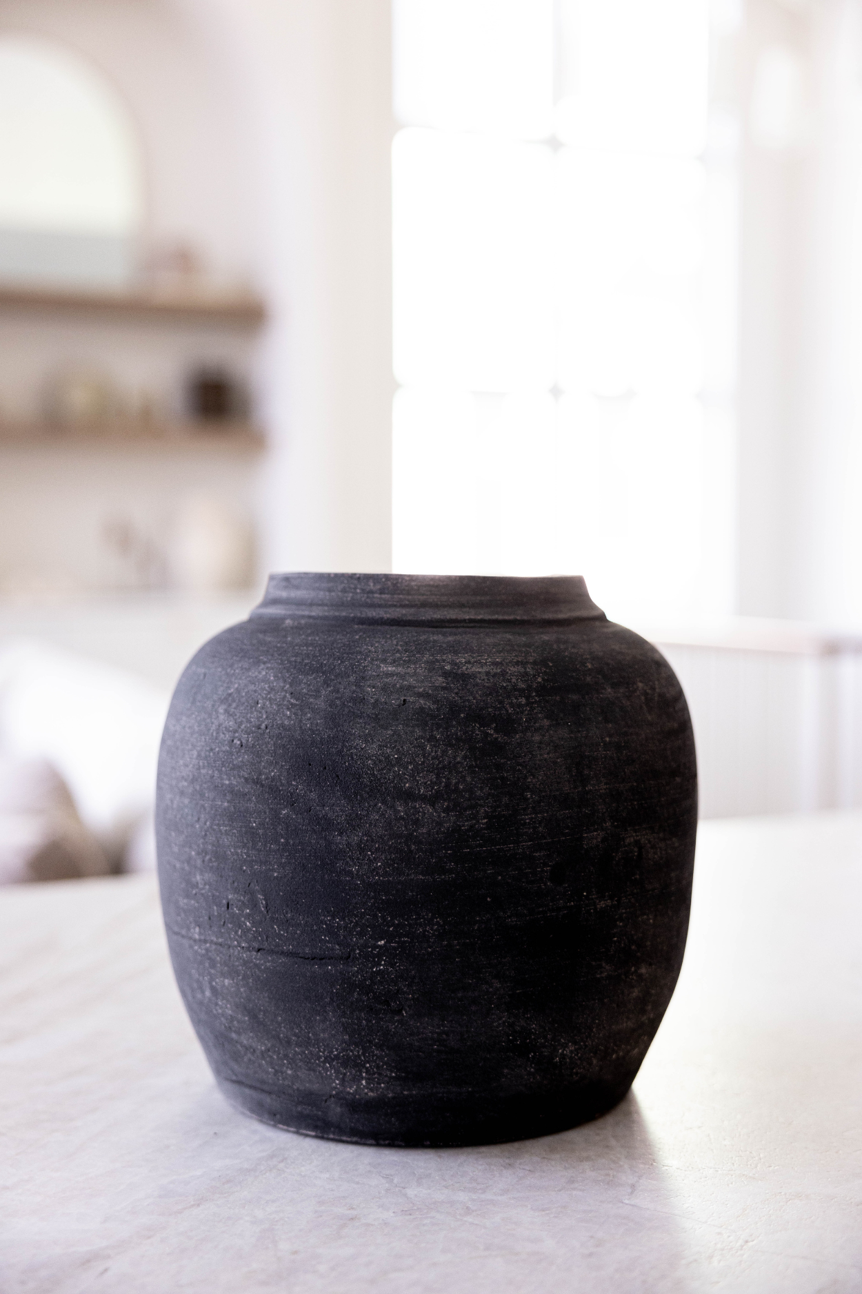 Leon Black Wash Round Pot | By Luxe B Co.