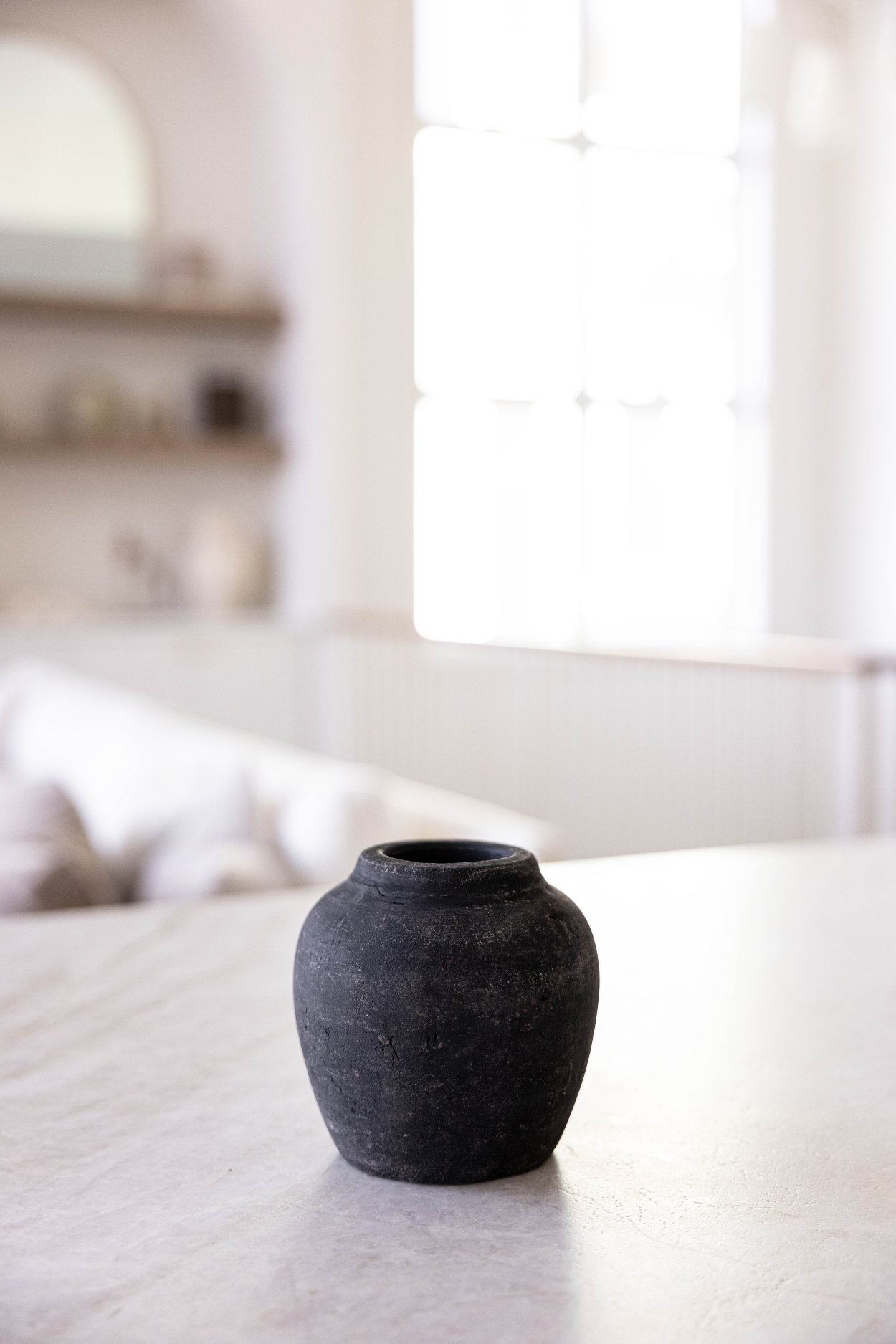 Leon Black Wash Round Pot | By Luxe B Co.