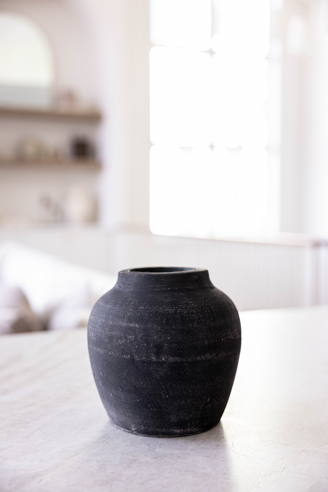 Leon Black Wash Round Pot | By Luxe B Co.